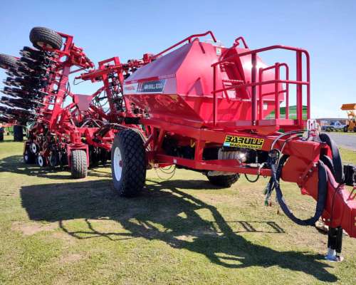 Sembradora Monumental AIR Drill 8300 Nueva