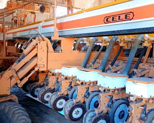 Cele Plus 7000. 16 a 52 y 20 a 42. año 2015