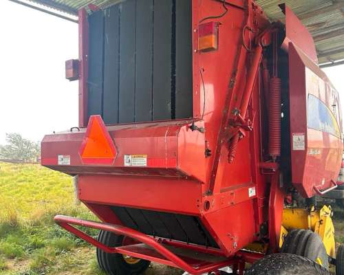 Rotoenfardadora New Holland BR7070