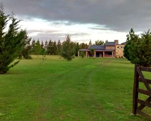 Importante Casa de Campo a Min. de la Plata
