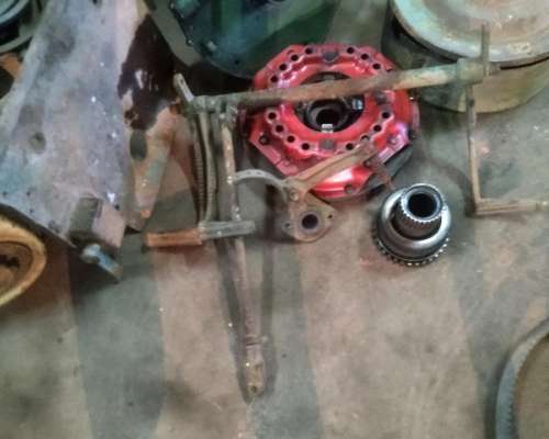 Vendo Embrage a Pedal JD 730 muy Bueno