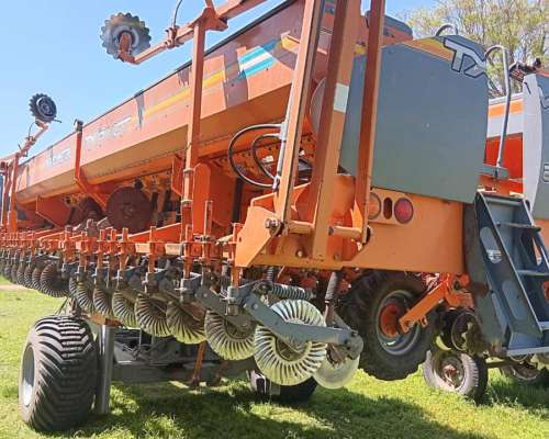 Sembradora Agrometal TX Pivot 2, año 2019, Neumatica, 23 A35