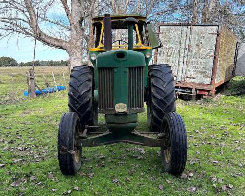 Tractor John Deere 730