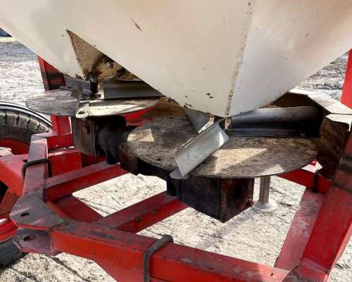 Fertilizadora Yomel RDA1050 Bidisco