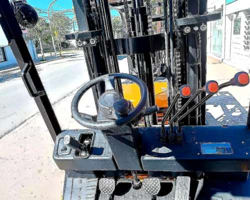 Autoelevadores y Mini Cargadora 2.5 TN y 3.5 TN Xcmg