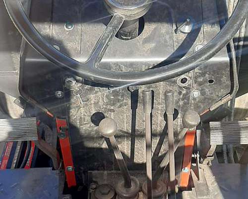 Tractor Massey Ferguson 1195 con Pala Cargadora