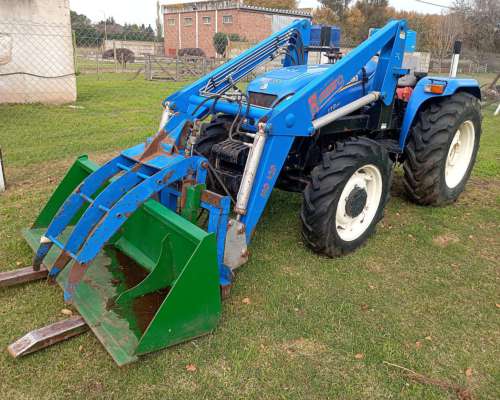 New Holland TT3.50 con Pala Frontal y Accesorios
