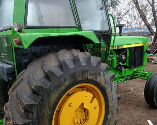 Tractor John Deere 3350
