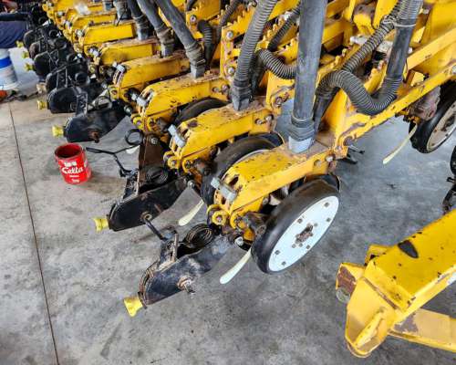 Sembradora Ascanelli Reparada 25 a 17.5 con Alfalfero