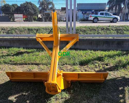 Niveladora Mecanica 3p 2100. Grosspal