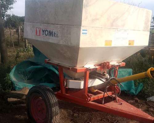 Fertilizadora Yomel 1050 muy Buena