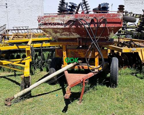 Fertilizadora al Voleo de Arrastre