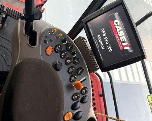 Case IH Axial Flow 8010 - año 2007.