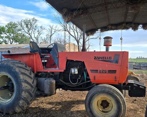 Tractor Zanello 220 con Motor Copia Mercedes en Buen Estado