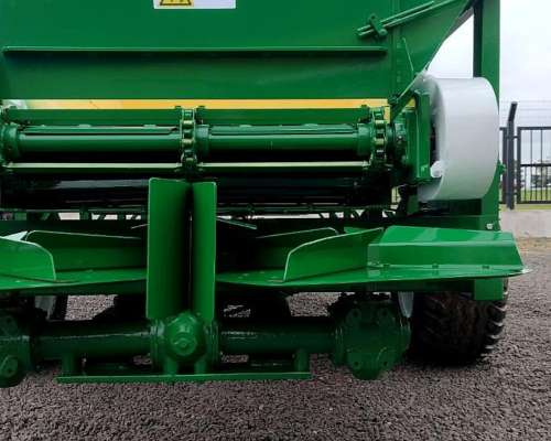 Desparramadora Pesce de Guano 10,5 M3. Engomada