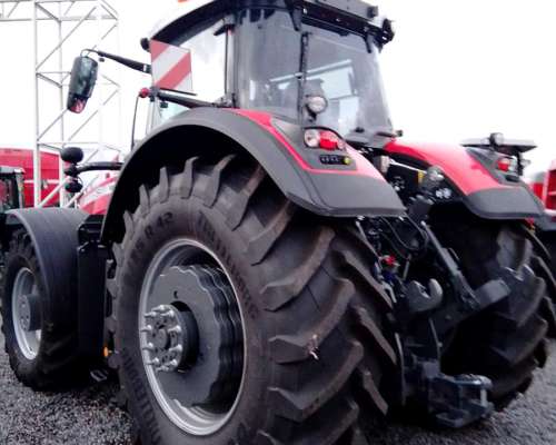 Tractor Massey Ferguson 8735