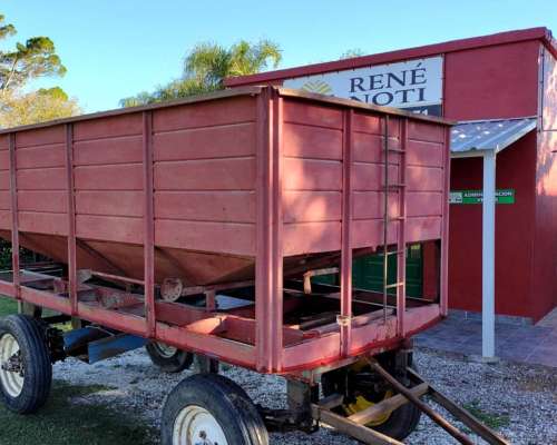 Tolva Semillera de 6/7 TN muy Buena.