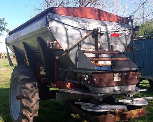 Fertilizadora de Arrastre Fertec - 6000l - Acero Inoxidable