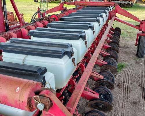 Sembradora Crucianelli Gringa de 14 a 52 con Monitor.