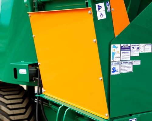 Mixer Vertical Distribuidor 14 M3 Descarga Frontal Agromec