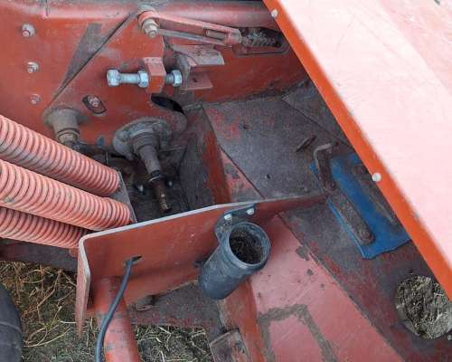 Segadora Hesston 1365 - año 2012