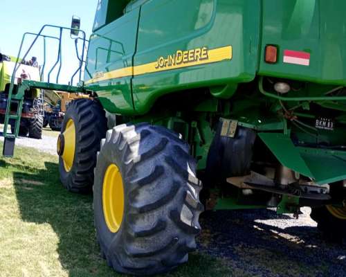 John Deere S670, con Draper de 40pies