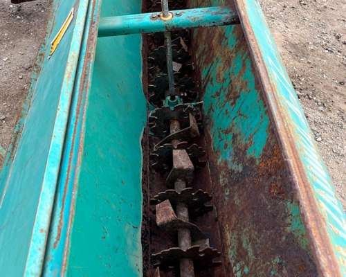 Fertilizadora al Voleo de Arrastre .