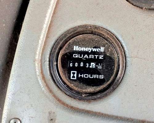 Tractor Pauny 540 Dual 18.4x34 Hidráulico de Centro Cerrado