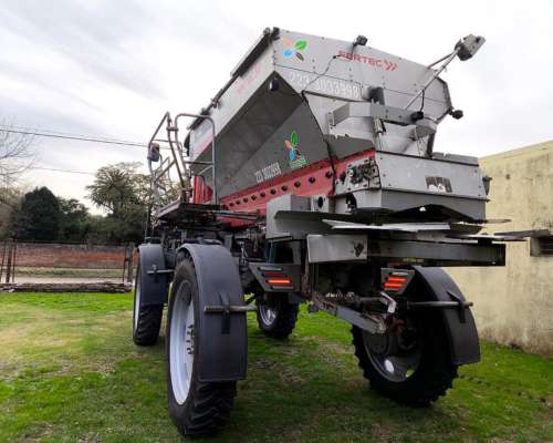 Fertilizadora Fertec 824 Serie 6 - Plantium, Piloto y Mapeo