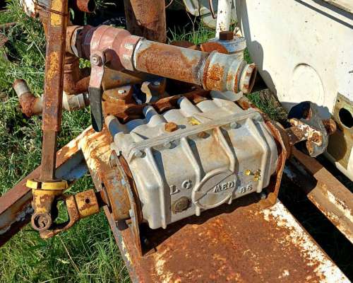 Acoplado Cisterna 2000 Lts Tanque Plastico de 1 Eje