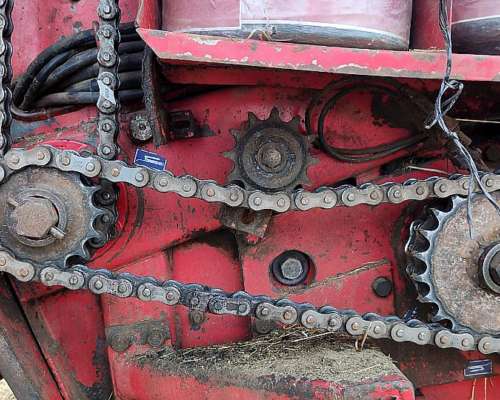 Rotoenfardadora Mainero 5880 año 2006