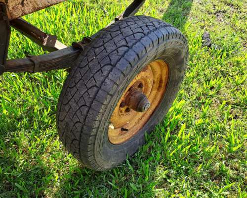 Acoplado Cisterna 1500 Lts Marca Irsa Bien de Cubiertas