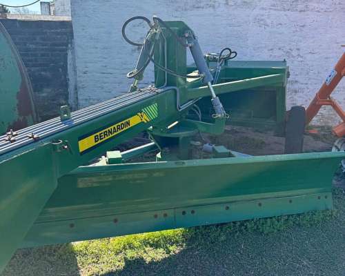 Niveladora Articulada Hidráulica Bernardin