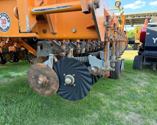 Sembradora Agrometal Pivot de 20 a 42 Neumática Autotrailer