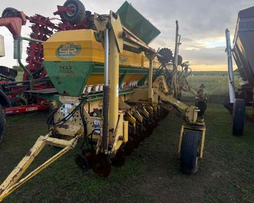 Fertilizadora Marca SR 21 a 35 con Marcadores