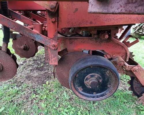 Sembradora Fercam F220 de 31 a 19 cm