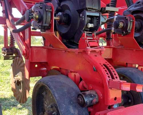 Sembradora Crucianelli 24 a 52,5 Neumática