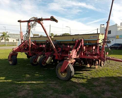 Sembradora Gherardi G230 26 a 21 con Alfalfero