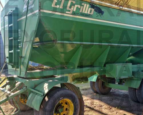 El Grillo de 22 M3 ATF 07 Agricola, Rodado Dual de Camion,