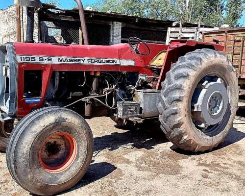 Tractor Massey Ferguson 1195 con Tres Puntos