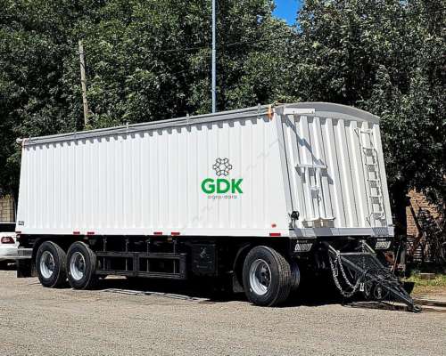 Acoplado de 3 Ejes Tipo Tolva Cerealera. Ombu.