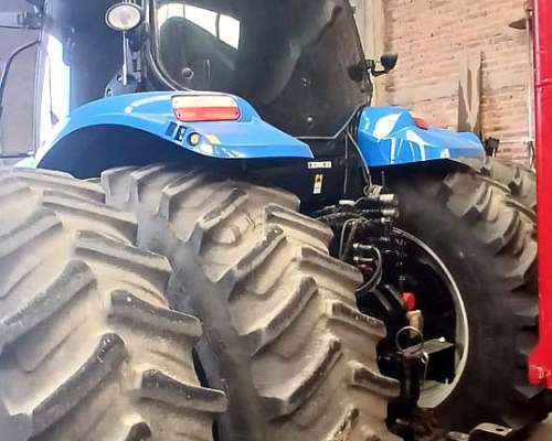 Tractor New Holland T7. 245 Dual 7.000 HS, Piloto - 2017