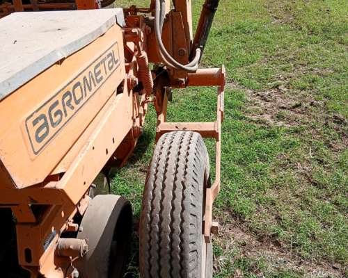 Sembradora Agrometal TX3 9/52 Fert. Linea