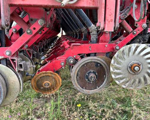Sembradora Crucianelli Pionera 4126 con Kit Precision Plant.