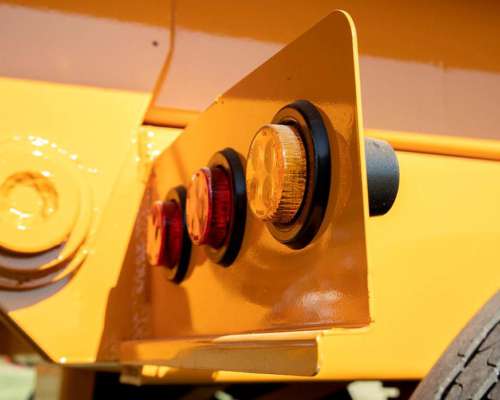 Acoplado Batea Volcador Comfra Modelo BV-7.5 .