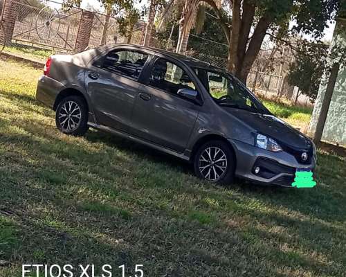 Auto Toyota Etios 1.5