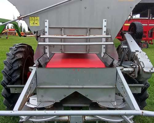 Fertilizadora Fertec 4500 Serie 5 MB Estado