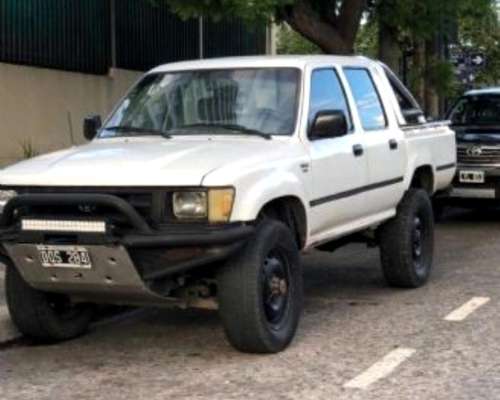 Toyota Hilux (l92) 2.8 C/D 4X4 D DLX 2001 Diesel $15.999.000