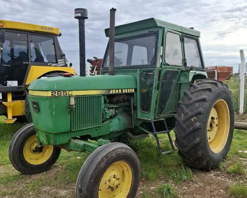 John Deere 2850 con Rodado 18.4x34