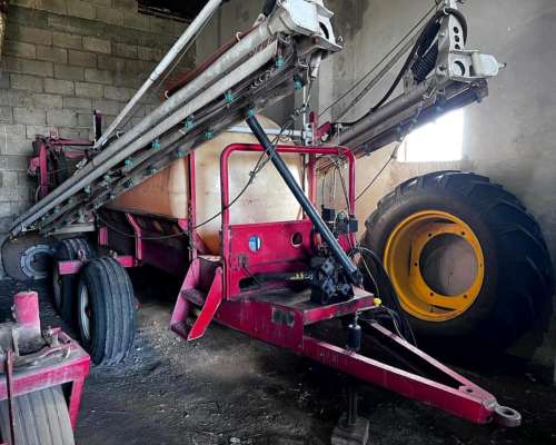 Pulverizadora de Arrastre Favot 3000 Lts 20mts Botalon